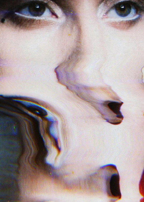 Rostro con glitch